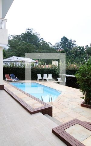 Casa à venda com 416m², 4 quartos e 4 vagasQuintal com piscina