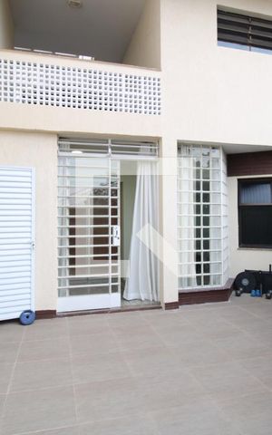 Casa à venda com 416m², 4 quartos e 4 vagasVaranda da Suíte 1