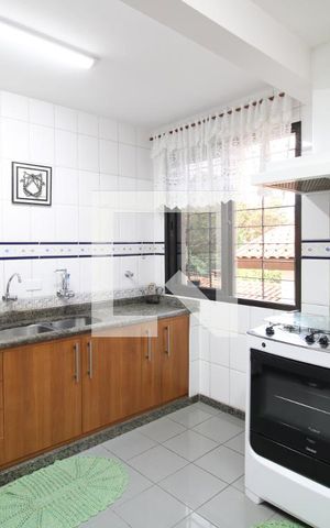 Casa à venda com 416m², 4 quartos e 4 vagasCozinha