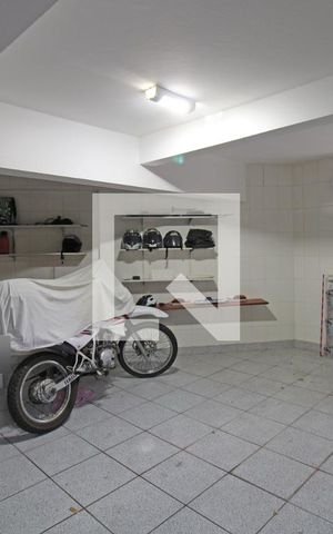 Casa à venda com 416m², 4 quartos e 4 vagas Casa à venda com 416m², 4 quartos e 4 vagasGaragem