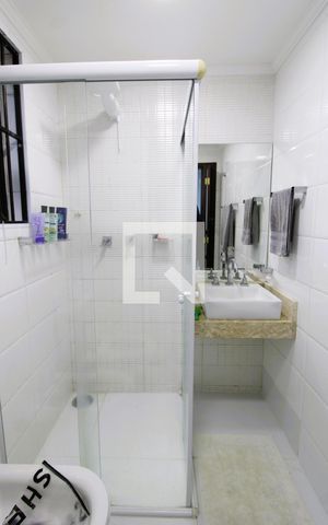 Casa à venda com 416m², 4 quartos e 4 vagasBanheiro da Suíte 4
