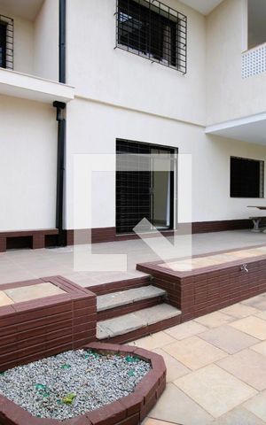 Casa à venda com 416m², 4 quartos e 4 vagasQuintal com piscina