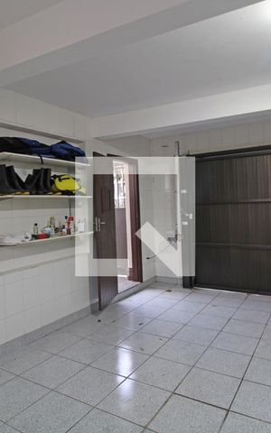 Casa à venda com 416m², 4 quartos e 4 vagas Casa à venda com 416m², 4 quartos e 4 vagasGaragem
