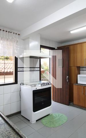 Casa à venda com 416m², 4 quartos e 4 vagasCozinha