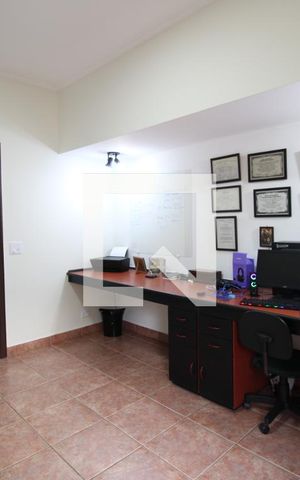 Casa à venda com 416m², 4 quartos e 4 vagasEscritório