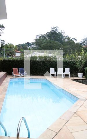 Casa à venda com 416m², 4 quartos e 4 vagasQuintal com piscina