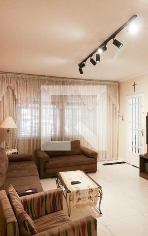 Casa à venda com 161m², 3 quartos e 2 vagasSala