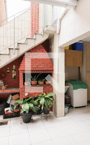 Casa à venda com 161m², 3 quartos e 2 vagasChurrasqueira e Área de Serviço