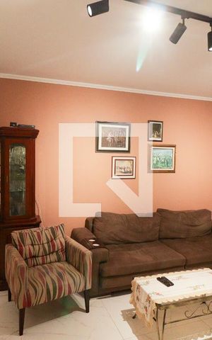 Casa à venda com 161m², 3 quartos e 2 vagasSala
