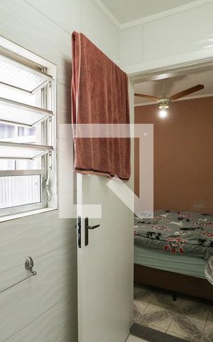 Casa à venda com 161m², 3 quartos e 2 vagasEdícula - Banheiro 