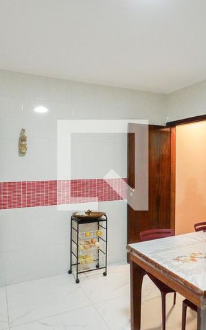 Casa à venda com 161m², 3 quartos e 2 vagasCozinha