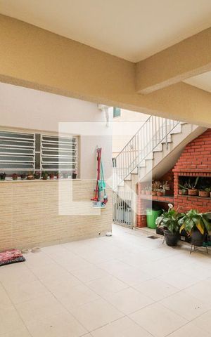 Casa à venda com 161m², 3 quartos e 2 vagasChurrasqueira e Área de Serviço