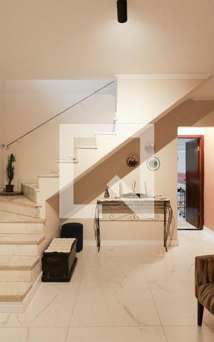 Casa à venda com 161m², 3 quartos e 2 vagasSala