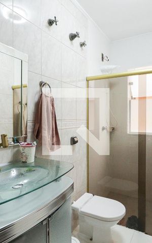 Casa à venda com 161m², 3 quartos e 2 vagasBanheiro 1
