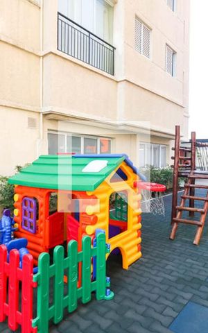 Apartamento para alugar com 48m², 2 quartos e 1 vaga Apartamento para alugar com 48m², 2 quartos e 1 vagaÁrea comum - Playground