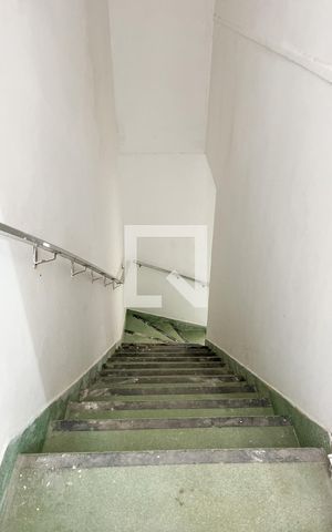 Studio à venda com 32m², 1 quarto e sem vaga Studio à venda com 32m², 1 quarto e sem vagaEscada