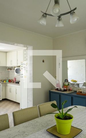 Casa à venda com 220m², 3 quartos e 3 vagasCopa