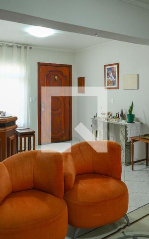 Casa à venda com 220m², 3 quartos e 3 vagasSala