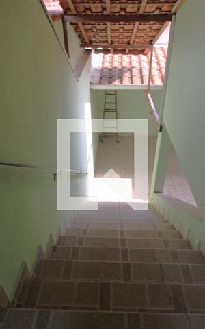 Casa à venda com 118m², 3 quartos e 2 vagasEscada