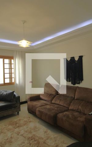 Casa à venda com 118m², 3 quartos e 2 vagasSala