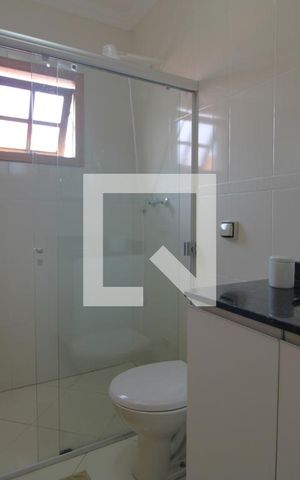 Casa à venda com 118m², 3 quartos e 2 vagasBanheiro comum