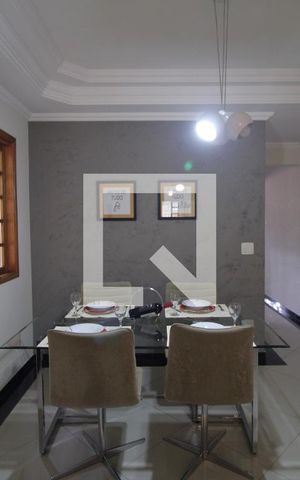 Casa à venda com 118m², 3 quartos e 2 vagasSala