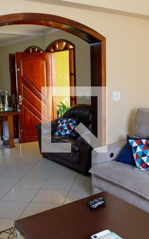 Casa à venda com 195m², 3 quartos e 4 vagassala