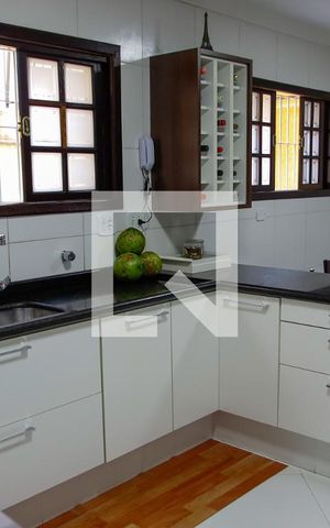 Casa à venda com 195m², 3 quartos e 4 vagasCozinha