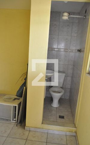 Casa à venda com 96m², 3 quartos e 2 vagasBanheiro de Serviço