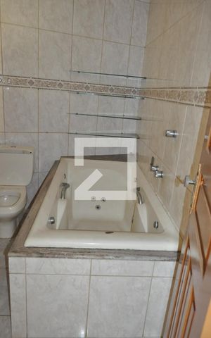 Casa à venda com 96m², 3 quartos e 2 vagasBanheiro 2