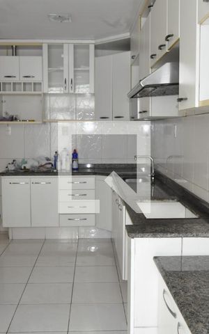 Casa à venda com 96m², 3 quartos e 2 vagasCozinha
