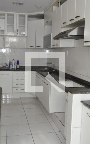 Casa à venda com 96m², 3 quartos e 2 vagasCozinha