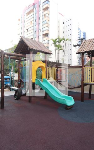 Apartamento à venda com 368m², 3 quartos e 3 vagasÁrea comum - Playground