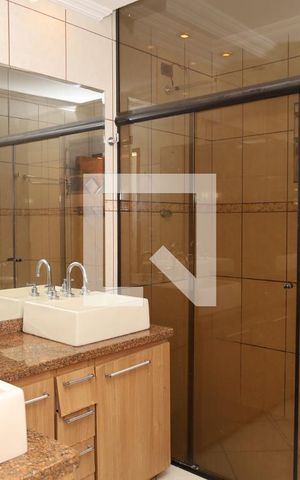 Casa para alugar com 100m², 3 quartos e 2 vagasBanheiro 