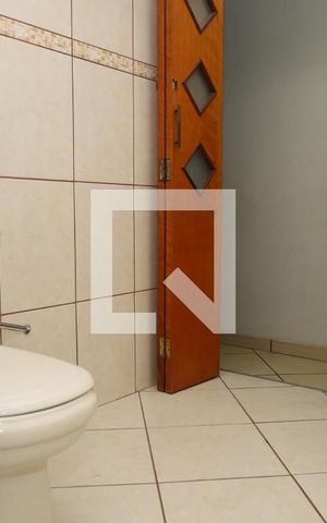 Casa para alugar com 100m², 3 quartos e 2 vagasBanheiro 