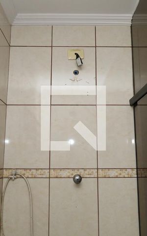 Casa para alugar com 100m², 3 quartos e 2 vagasBanheiro 