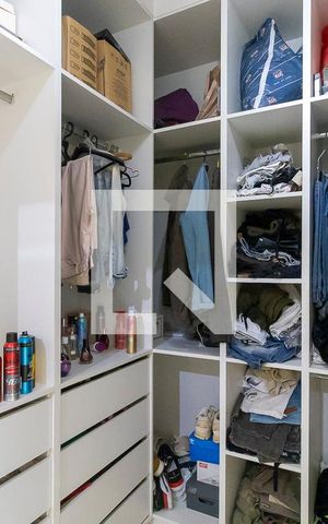 Casa de condomínio à venda com 570m², 4 quartos e 6 vagas Casa de condomínio à venda com 570m², 4 quartos e 6 vagasQuarto da suíte 1
