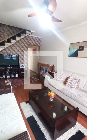 Casa para alugar com 210m², 3 quartos e 3 vagas Casa para alugar com 210m², 3 quartos e 3 vagasSala