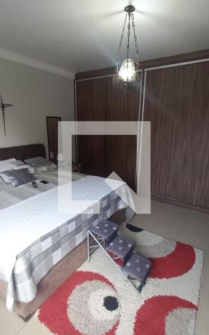 Casa para alugar com 210m², 3 quartos e 3 vagas Casa para alugar com 210m², 3 quartos e 3 vagasQuarto 1