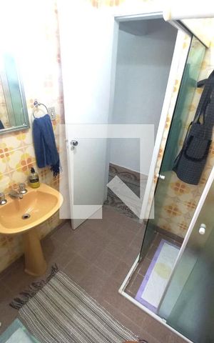 Casa para alugar com 210m², 3 quartos e 3 vagas Casa para alugar com 210m², 3 quartos e 3 vagasBanheiro 2