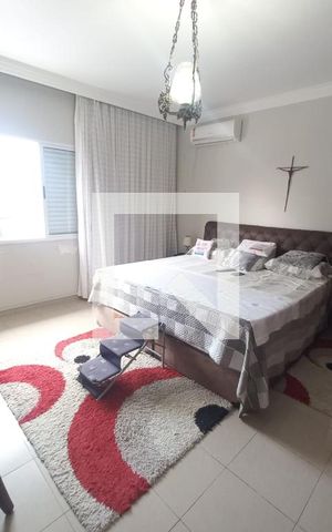 Casa para alugar com 210m², 3 quartos e 3 vagas Casa para alugar com 210m², 3 quartos e 3 vagasQuarto 1