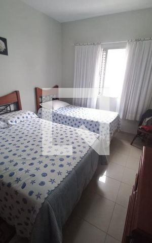 Casa para alugar com 210m², 3 quartos e 3 vagas Casa para alugar com 210m², 3 quartos e 3 vagasQuarto 3