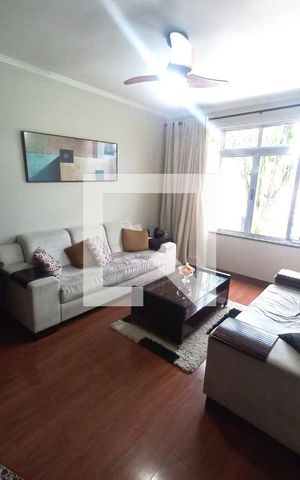 Casa para alugar com 210m², 3 quartos e 3 vagas Casa para alugar com 210m², 3 quartos e 3 vagasSala