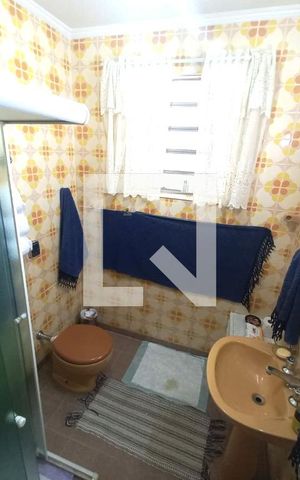 Casa para alugar com 210m², 3 quartos e 3 vagas Casa para alugar com 210m², 3 quartos e 3 vagasBanheiro 2