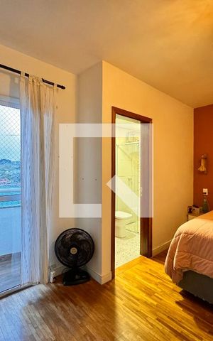 Apartamento à venda com 140m², 3 quartos e 2 vagas Apartamento à venda com 140m², 3 quartos e 2 vagasSuite