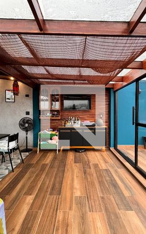 Apartamento à venda com 140m², 3 quartos e 2 vagas Apartamento à venda com 140m², 3 quartos e 2 vagasCobertura