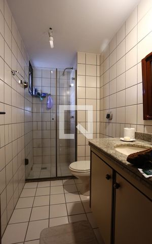 Apartamento à venda com 150m², 4 quartos e 3 vagas Apartamento à venda com 150m², 4 quartos e 3 vagasBanheiro