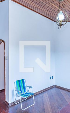 Casa à venda com 312m², 3 quartos e 5 vagas Casa à venda com 312m², 3 quartos e 5 vagasHall dos quartos
