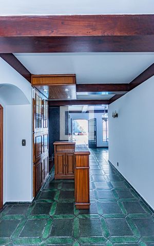 Casa à venda com 312m², 3 quartos e 5 vagas Casa à venda com 312m², 3 quartos e 5 vagasHall de entrada