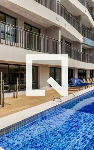 Studio à venda com 28m², 1 quarto e sem vaga Studio à venda com 28m², 1 quarto e sem vagaPiscina